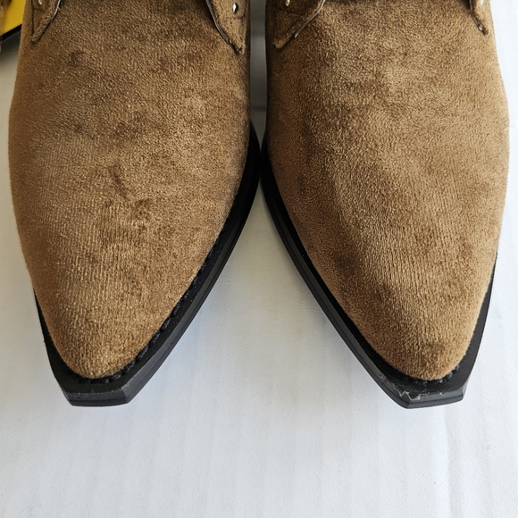 Seven7 Dallas ankle boots size 6 faux suede stud detail buckle western NWT - Picture 4 of 15